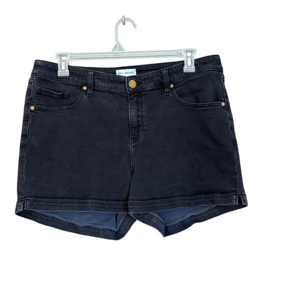 Lane Bryant Black Denim Mid-Rise Signature Midi Shorts Flex Magic Waist Band 18 - Picture 5 of 12